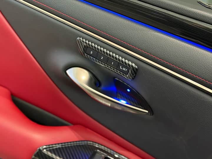 Фото 13 - Lexus ES