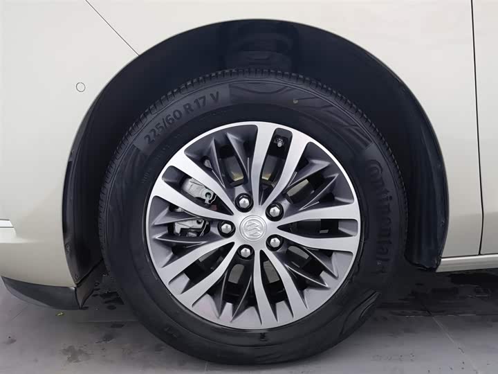 Фото 17 - Buick GL8 ES