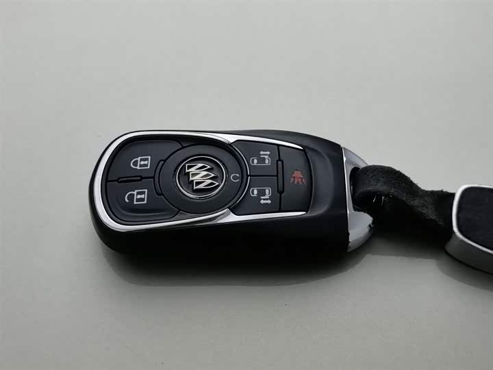 Фото 19 - Buick GL8 ES