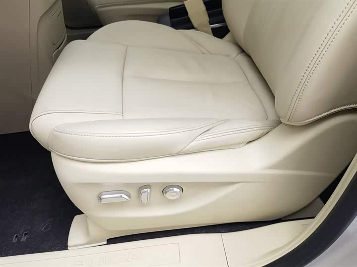 Фото 20 - Buick GL8 ES