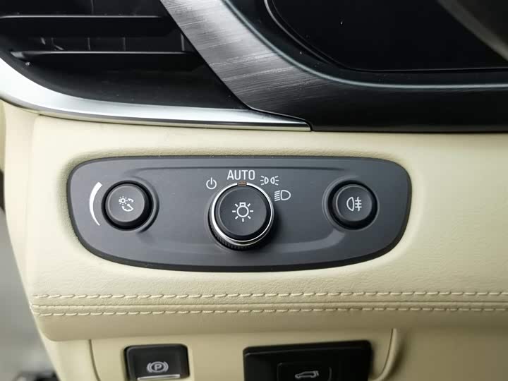 Фото 21 - Buick GL8 ES