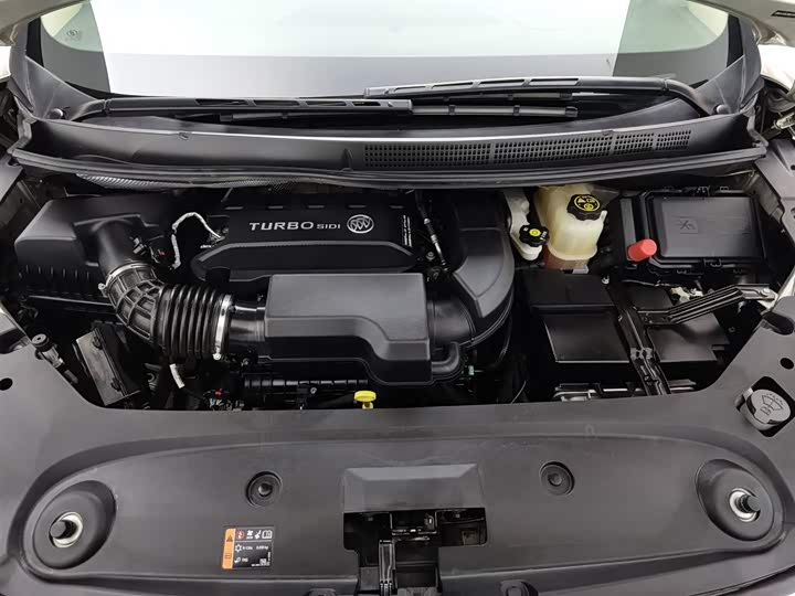 Фото 6 - Buick GL8 ES