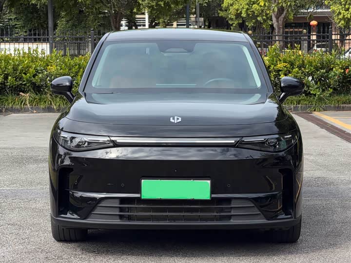 Фото 2 - Leapmotor C10