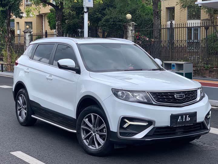 Фото 3 - Geely Atlas