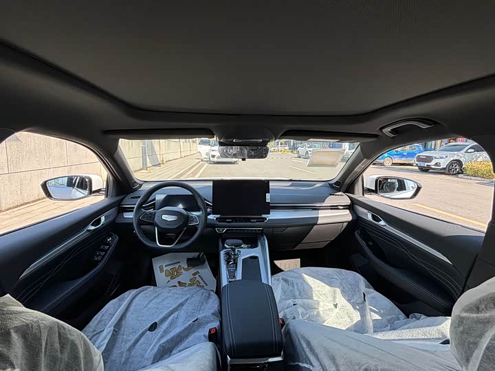 Photo 8 - Geely Preface