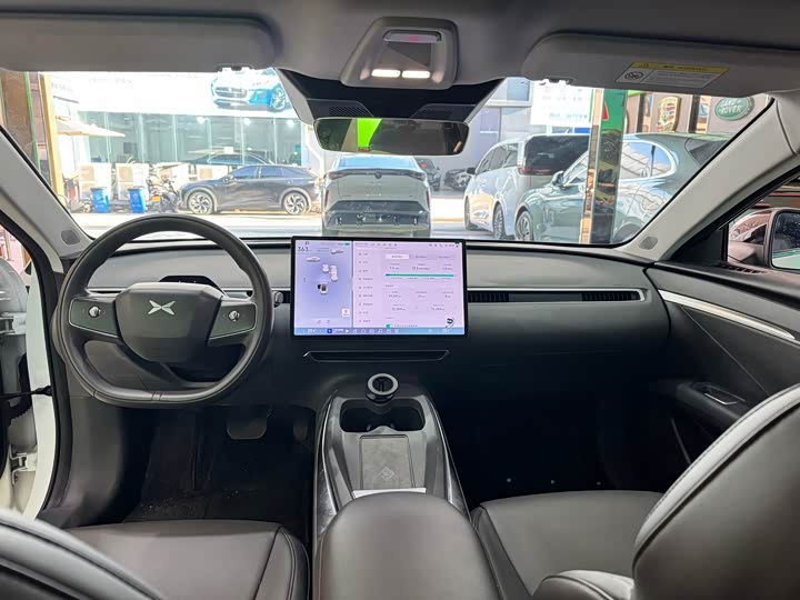 Фото 10 - XPeng Mona M03