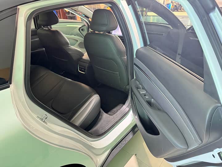 Фото 16 - XPeng Mona M03