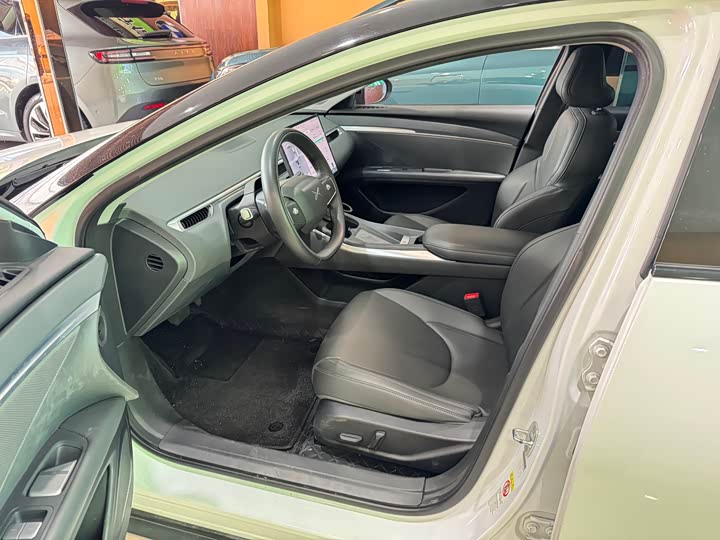 Фото 8 - XPeng Mona M03