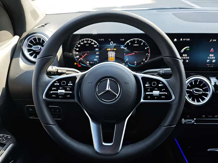 Фото 12 - Mercedes-Benz GLA-Class