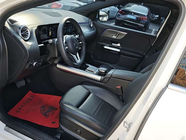 Фото 14 - Mercedes-Benz GLA-Class