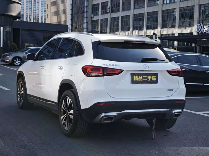 Фото 4 - Mercedes-Benz GLA-Class