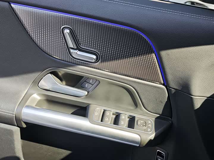 Фото 7 - Mercedes-Benz GLA-Class