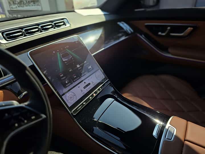 Фото 16 - Mercedes-Benz Maybach S-Class