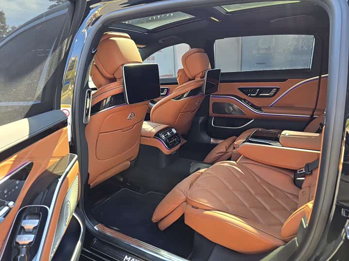 Фото 6 - Mercedes-Benz Maybach S-Class