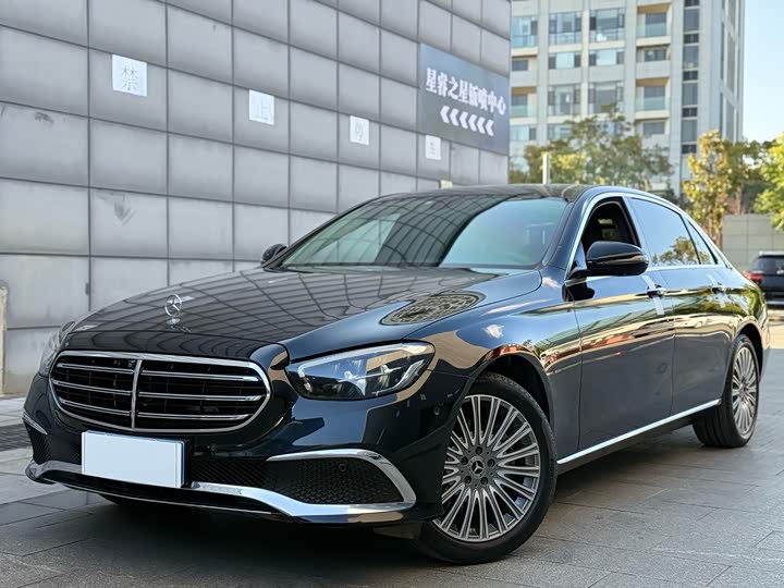 Фото 1 - Mercedes-Benz E-Class