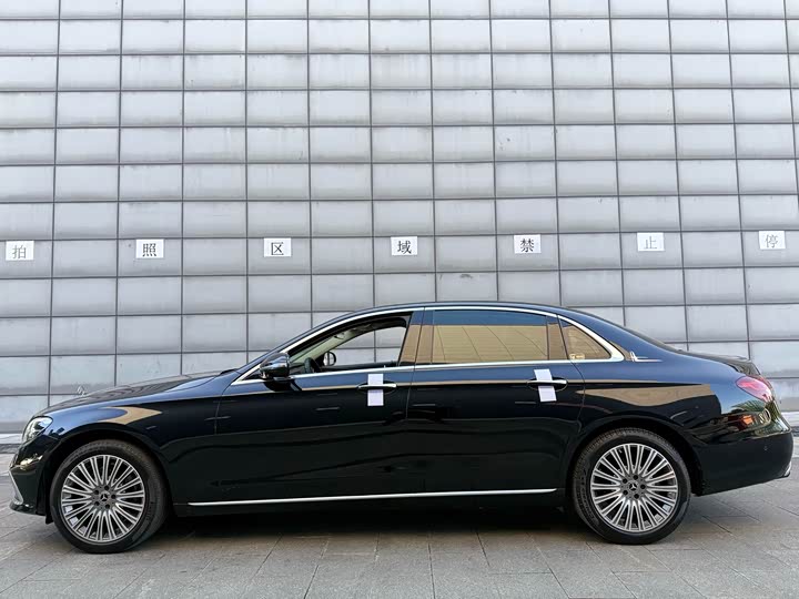 Фото 4 - Mercedes-Benz E-Class