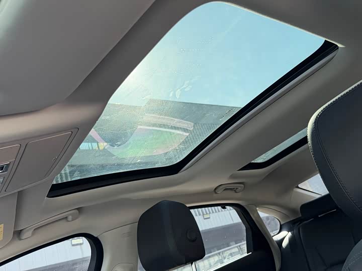 Фото 18 - Jaguar XF L