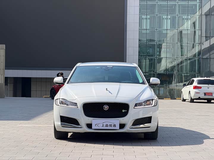 Фото 2 - Jaguar XF L