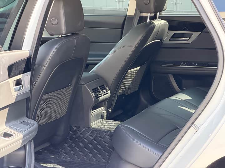 Фото 9 - Jaguar XF L