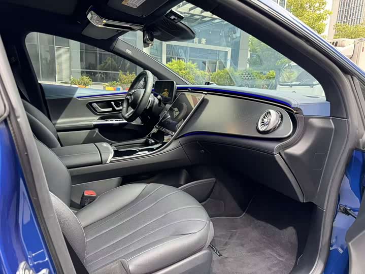 Фото 13 - Mercedes-Benz EQE