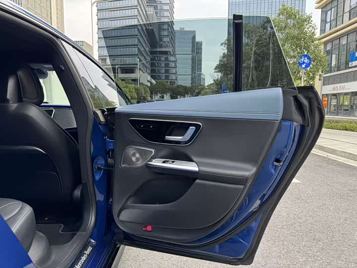 Фото 16 - Mercedes-Benz EQE