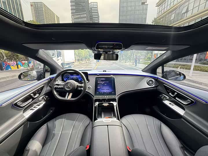 Фото 17 - Mercedes-Benz EQE