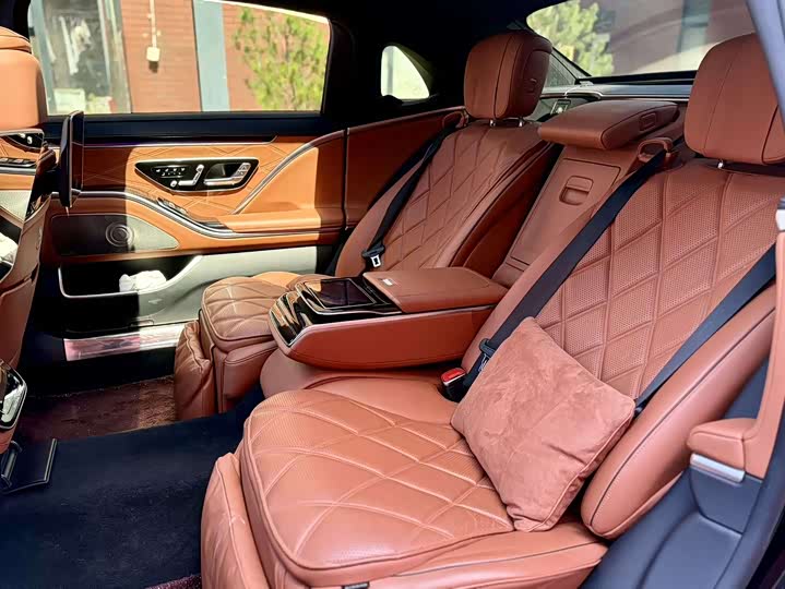 Фото 13 - Mercedes-Benz Maybach S-Class