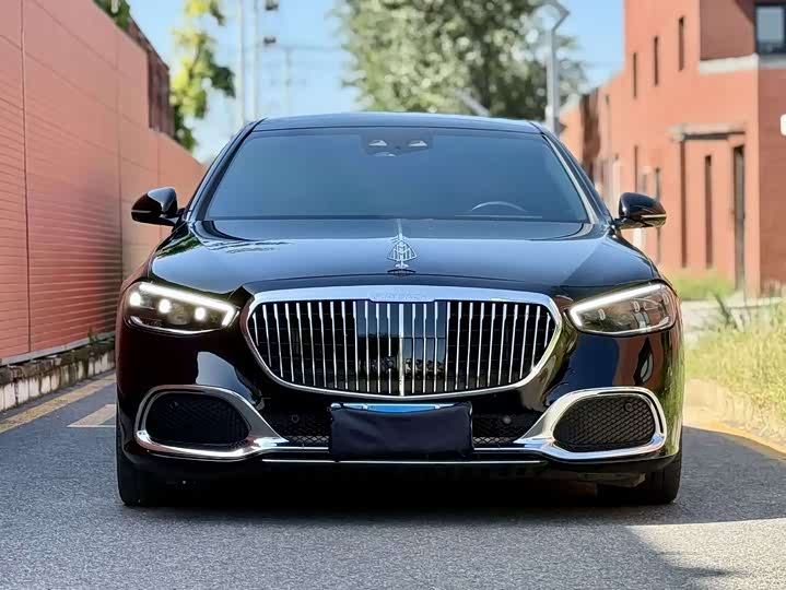 Фото 2 - Mercedes-Benz Maybach S-Class