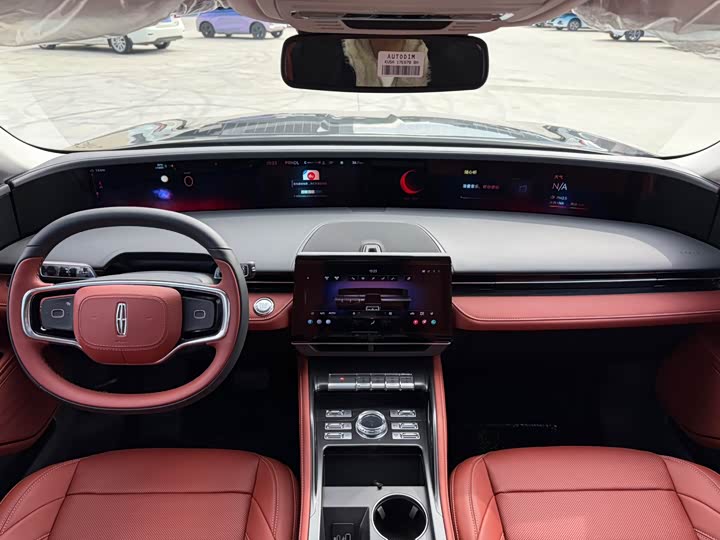 Фото 11 - Lincoln Nautilus