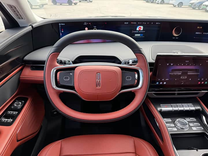 Фото 12 - Lincoln Nautilus