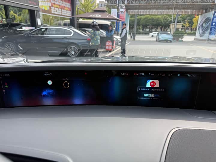 Фото 14 - Lincoln Nautilus