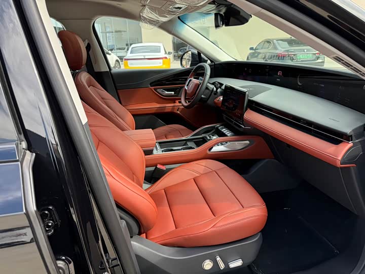 Фото 16 - Lincoln Nautilus