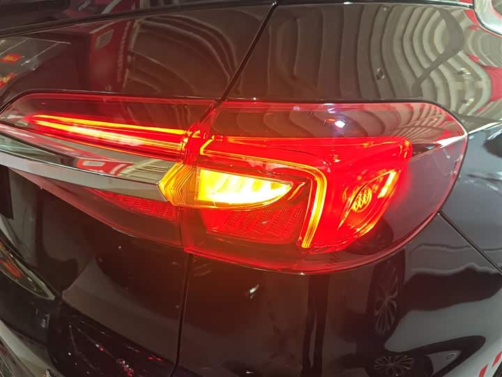 Фото 8 - Buick Enclave