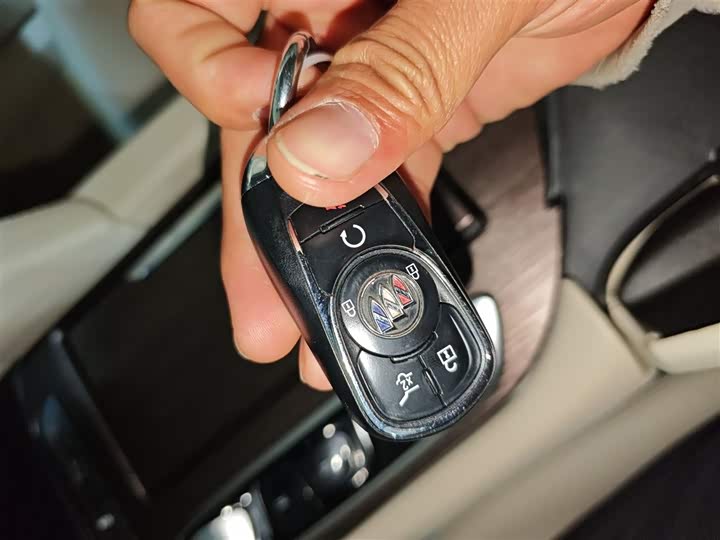 Фото 9 - Buick Enclave