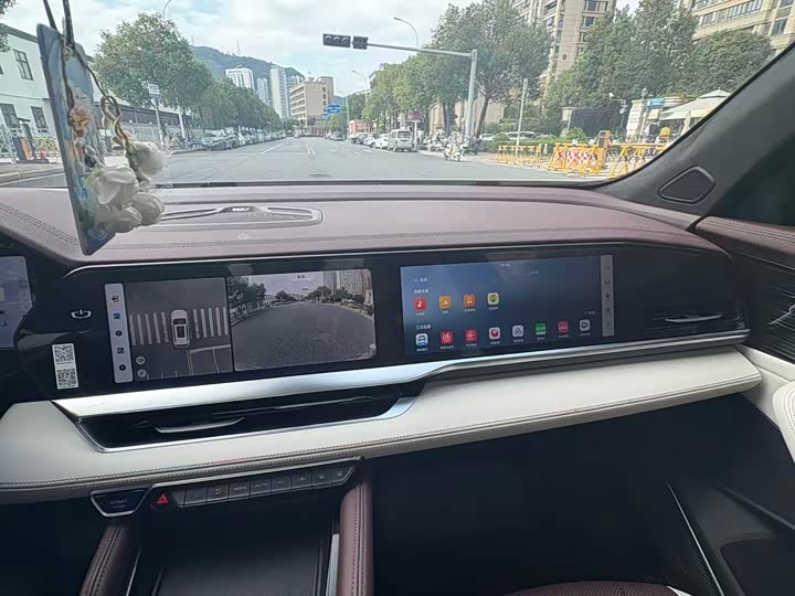 Фото 18 - Geely Monjaro