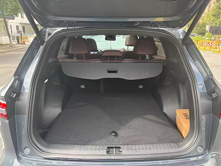 Фото 8 - Geely Monjaro