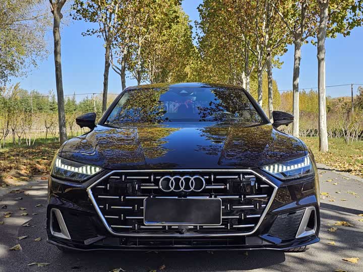 Фото 2 - Audi A7L
