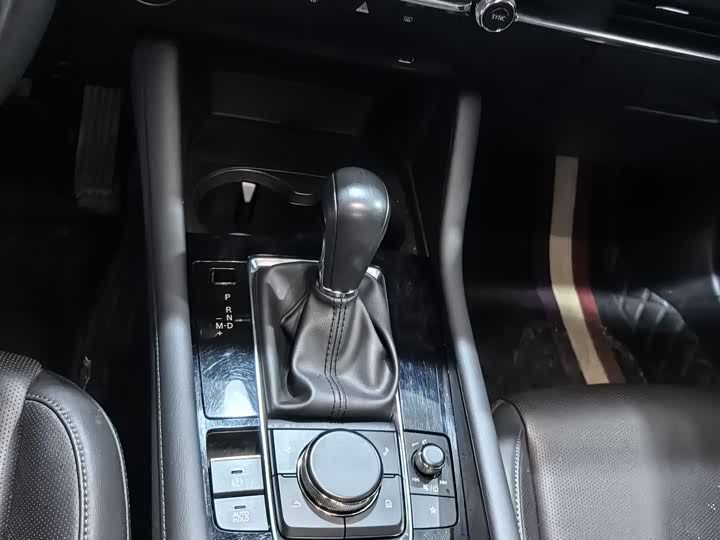 Фото 9 - Mazda 3 (Axela)