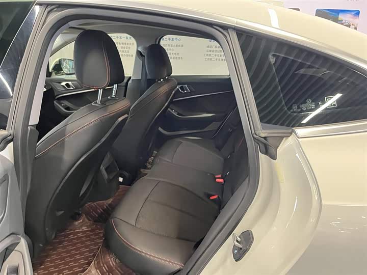 Фото 8 - BMW 2 Series