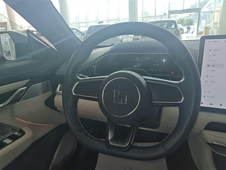 Фото 11 - Zeekr 001