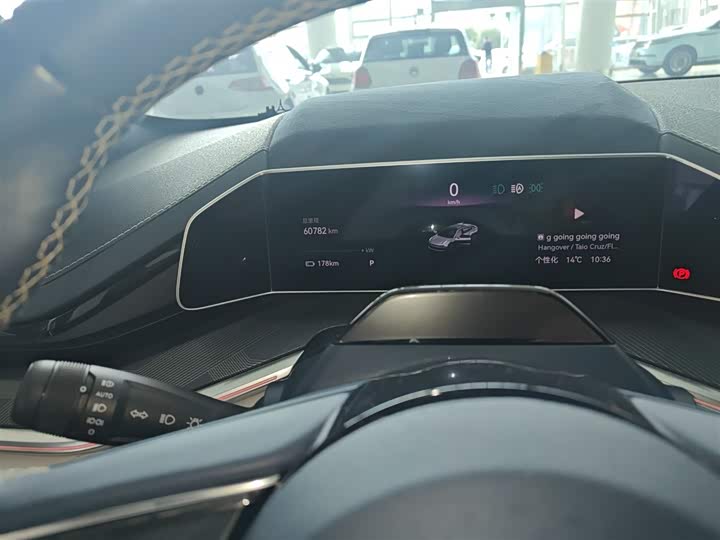 Фото 12 - Zeekr 001