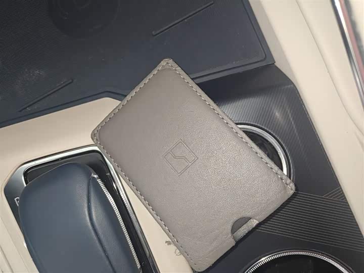 Фото 9 - Zeekr 001