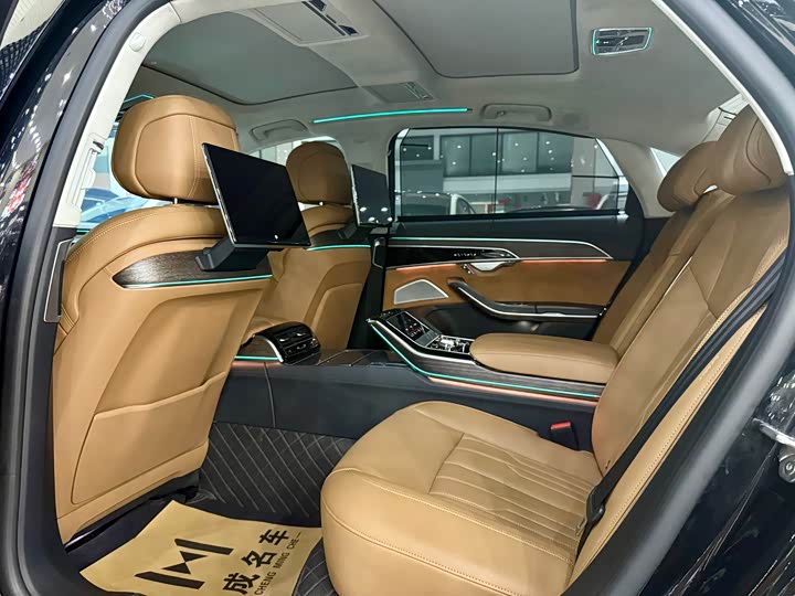 Фото 15 - Audi A8