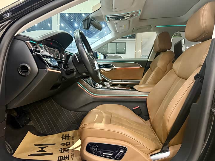 Фото 5 - Audi A8