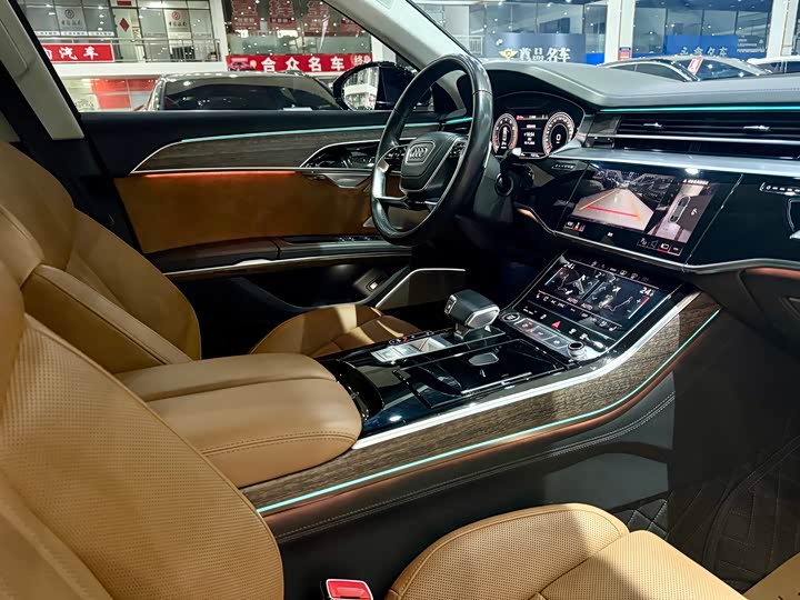 Фото 6 - Audi A8