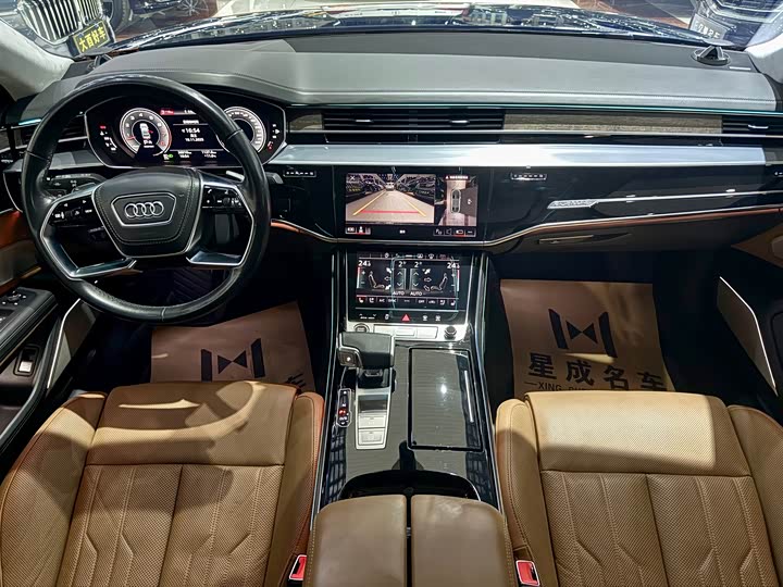 Фото 9 - Audi A8