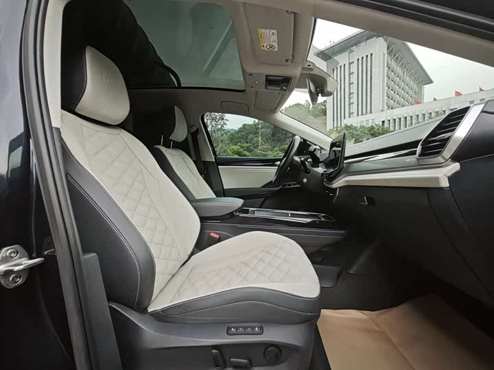 Фото 13 - Volkswagen ID.6 Crozz