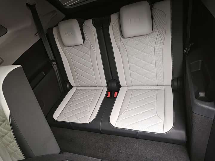 Фото 19 - Volkswagen ID.6 Crozz