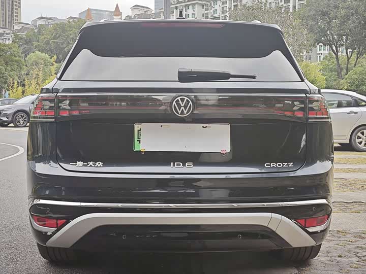 Фото 8 - Volkswagen ID.6 Crozz