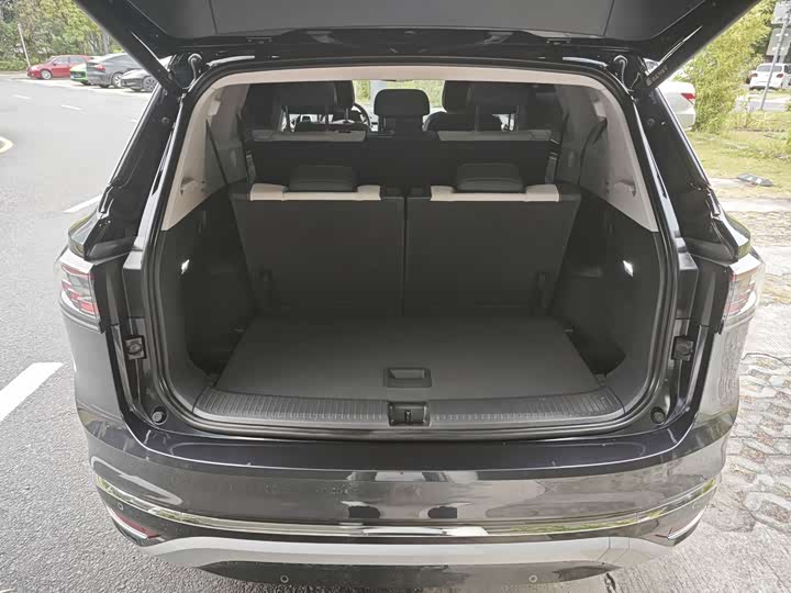 Фото 9 - Volkswagen ID.6 Crozz